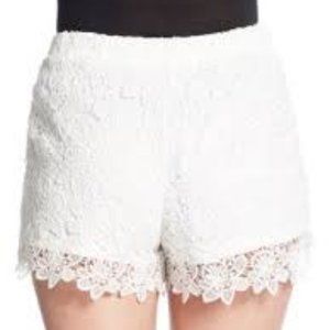 Romeo + Juliet Couture white lace shorts- Size 0